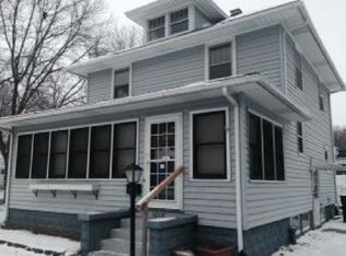 1018 Main Ave, Clinton, IA 52732