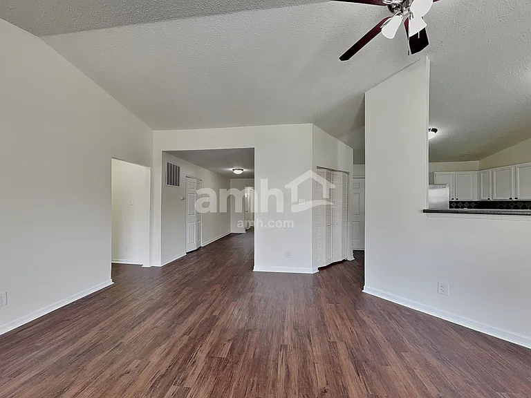 5624 Grassy Bank Dr — Photo 7