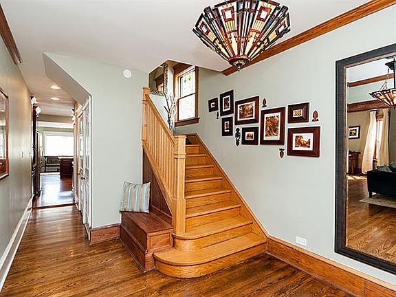 3rd image of 530 Forest Ave