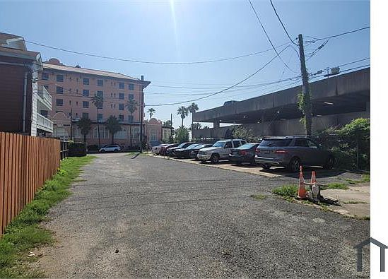 2nd image of 2109 Bernardo De Galvez Ave #3