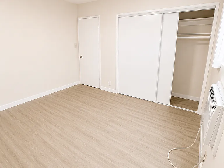 534 N Hayworth Ave #104 — Photo 13