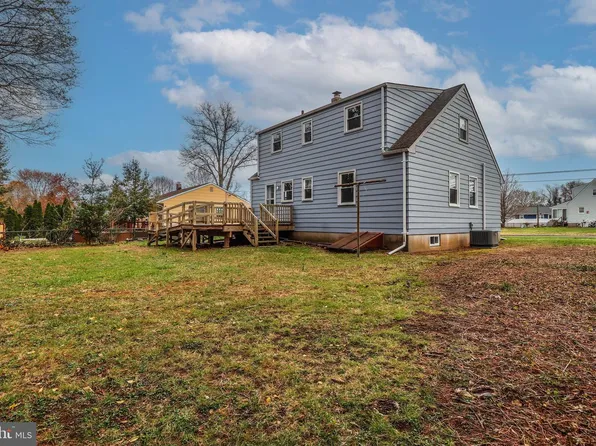 11 Jericho Dr, Hamilton, NJ 08690