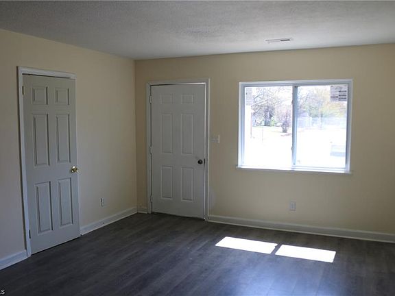 4th image of 1219 Furlough Ave