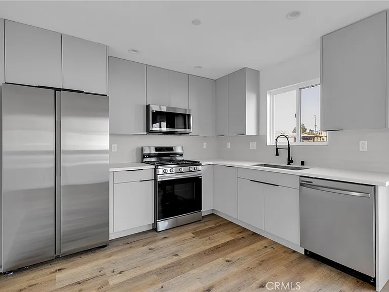 1736 Carmona Ave #A — Photo 3