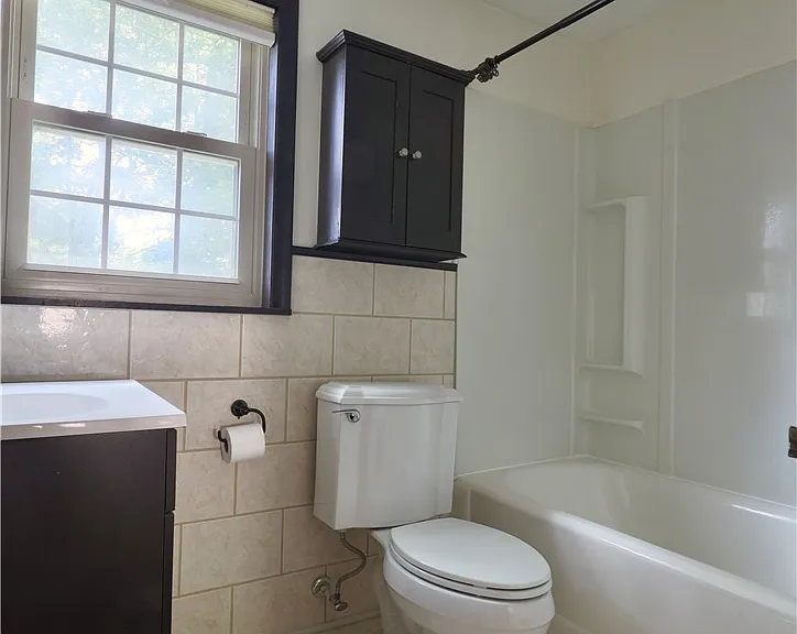 633 Crystal Dr — Photo 24