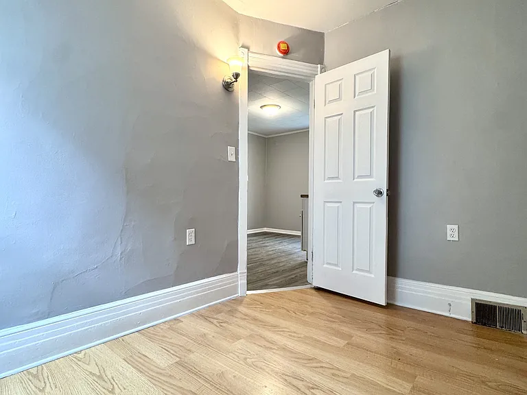 339 Hampshire St #2 — Photo 15