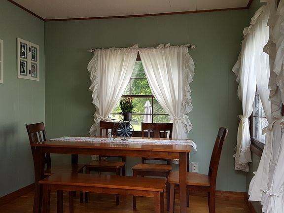 3rd image of 15 Lea Ave