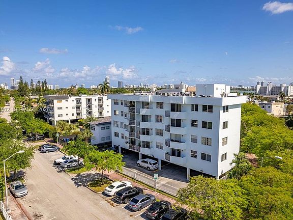 3rd image of 1990 Marseille Dr APT 402