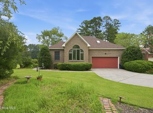 8004 Club House Drive, New Bern, NC 28562