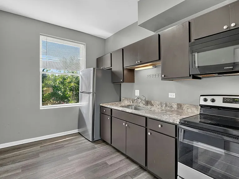 1854 S Central Park Ave #1852-2E — Photo 24