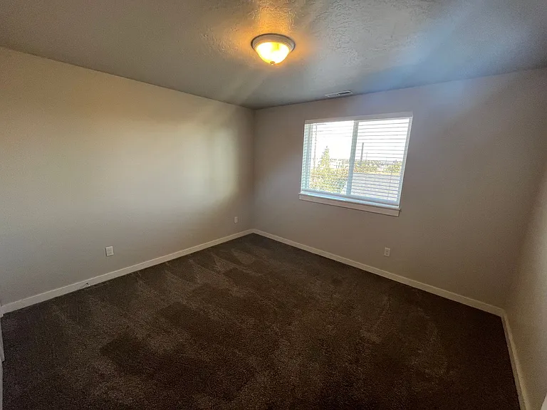63159 NE De Haviland St — Photo 14