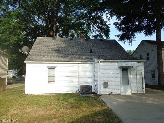 2nd image of 7219 Parma Park Blvd