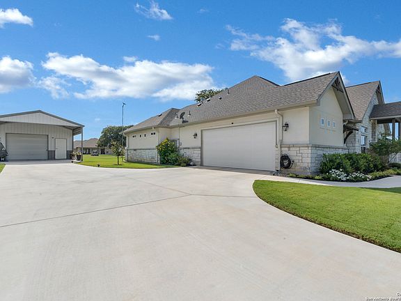 5th image of 104 ELLA DR