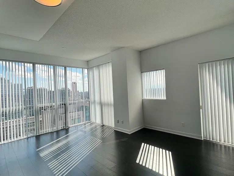 5162 Yonge St #2512 — Photo 13
