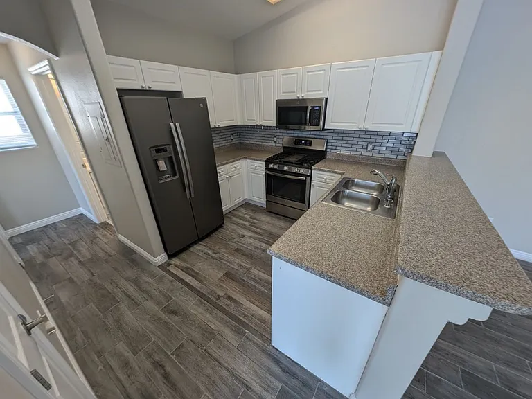8708 Tomnitz Ave #101 — Photo 8