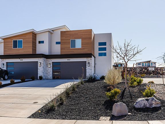 2nd image of 982 E Desert Cactus Dr