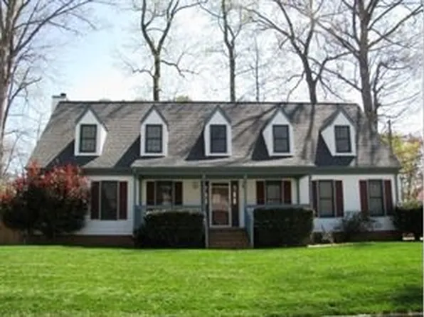 112 King Forest Ln, Newport News, VA 23608