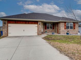 1008 E Fieldstone Dr, Ozark, MO 65721