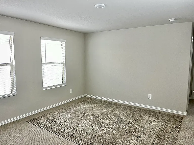 2624 Wellington Ln — Photo 3