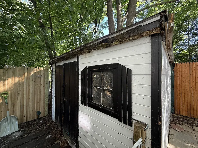 21 Jerome St — Photo 17