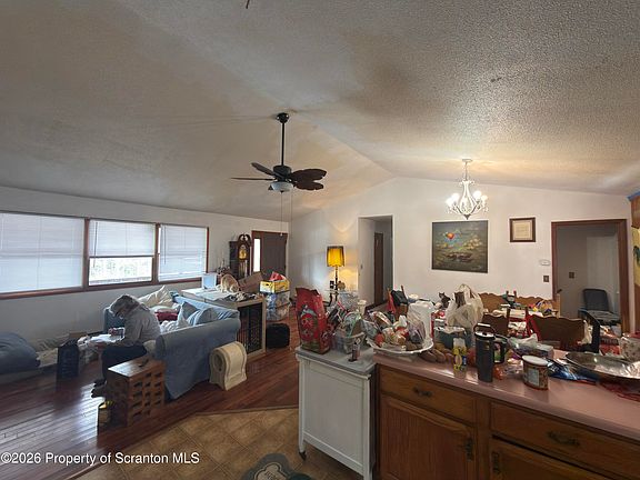 4th image of 91 Pond Rd