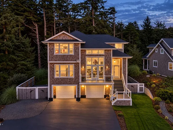 415 Fall Creek Dr, Tillamook, OR 97141
