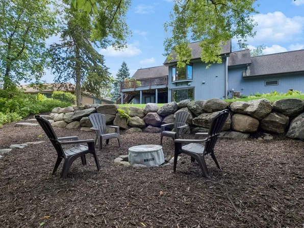7966 Island Rd, Eden Prairie, MN 55347