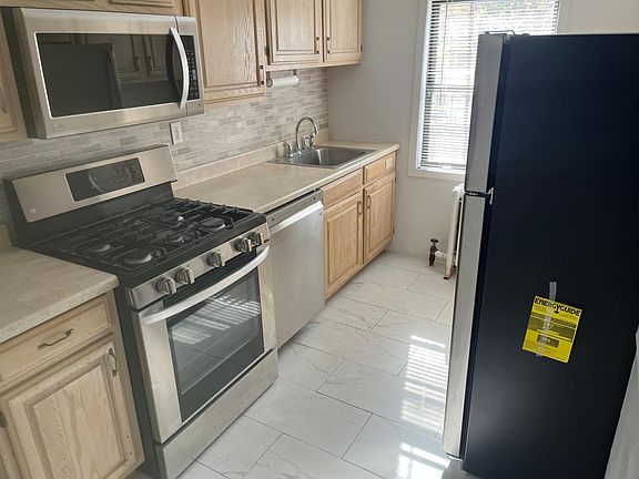 4th image of 34 Westview Ave APT 4D