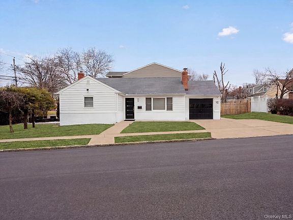 2nd image of 12 Deepdale Parkway
