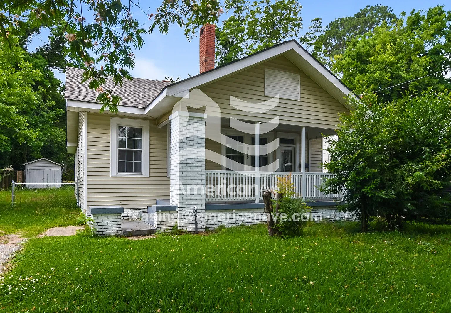 3 bed, 1.0 bath, 1230 sqft, $990 — Photo 1