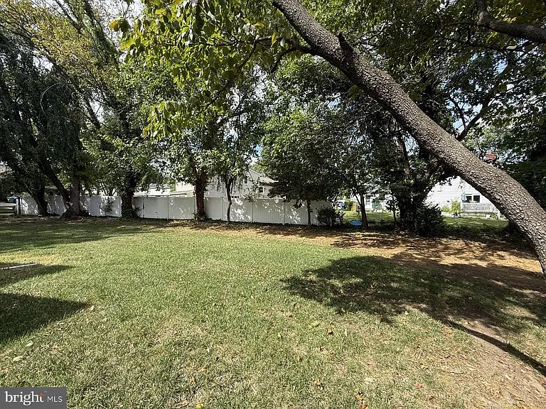 355 Cherry Hill Blvd — Photo 31