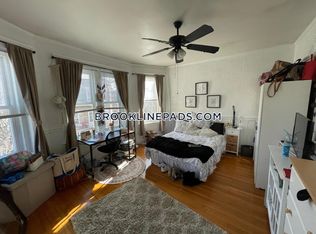 156 Coolidge St #1C, Brookline, MA 02446