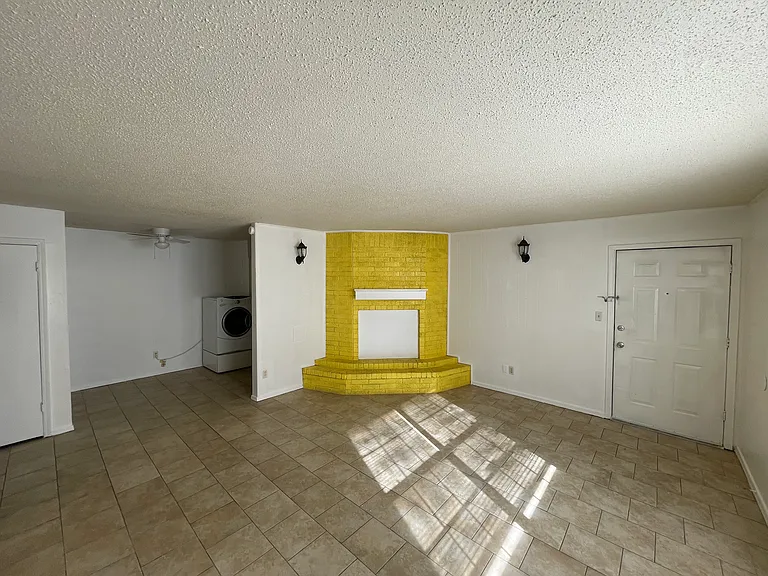 401 12th Ave SE #105 — Photo 4