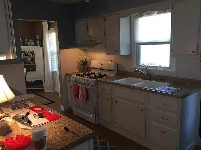 3 bed, 1008 sqft, $1,850 — Photo 3