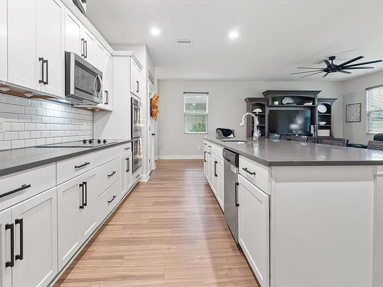 12141 Lake Blvd — Photo 4