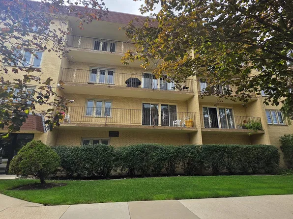 6300 W Montrose Ave APT 205, Chicago, IL 60634