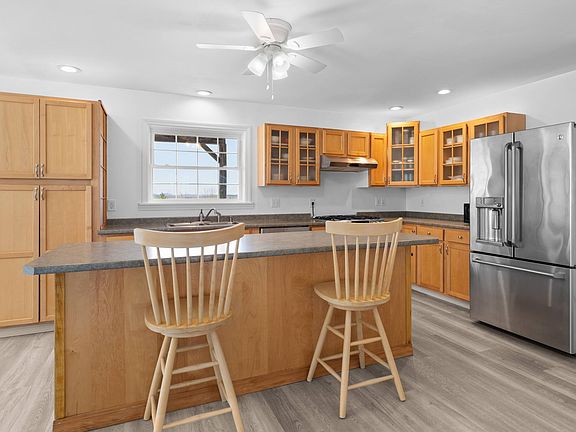 3rd image of 1434 North Road