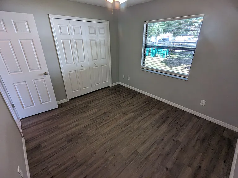 910 S Center St #6 — Photo 11
