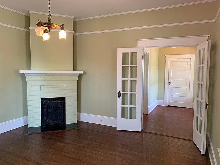 110 N Hilliard St — Photo 4