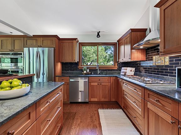 2nd image of 5202 S Hill Dr