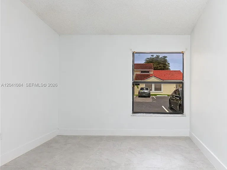 2513 San Remo Cir #2513 — Photo 15