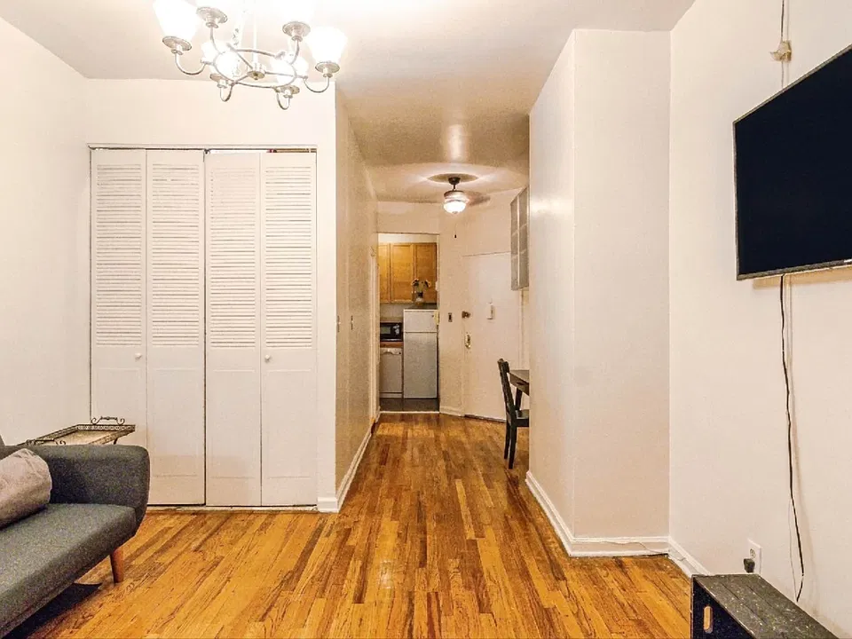 205 E 89th St #4D