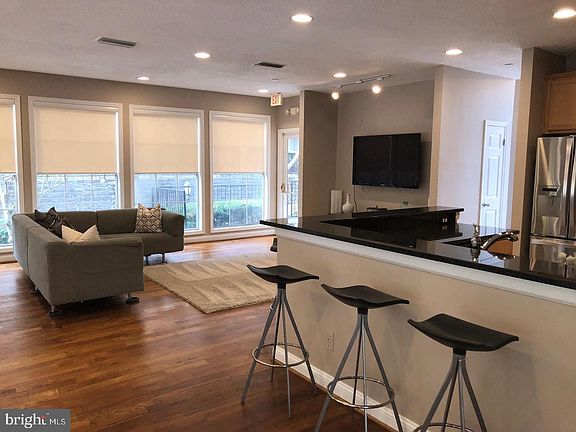 5th image of 1535 Lincoln Way APT 301