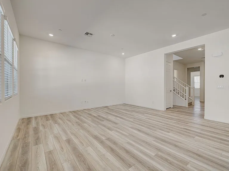 599 Clover Bar Ln — Photo 6