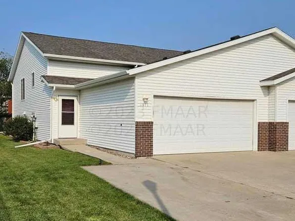 1811 49th St S, Fargo, ND 58103