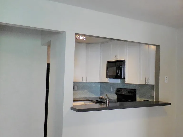 3250 Ashford St #E — Photo 13