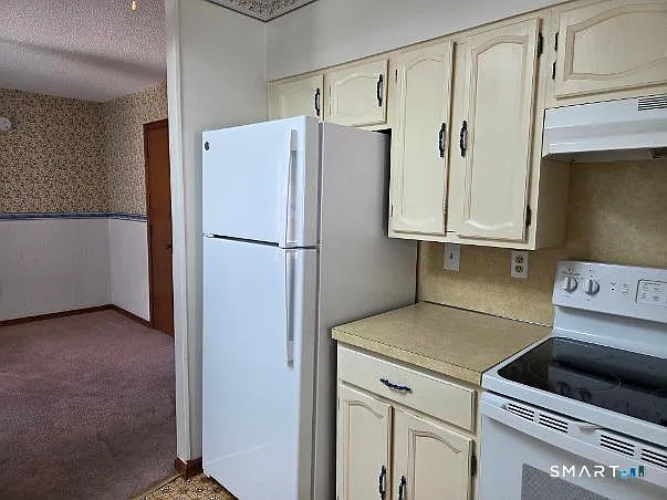 2 bed, 1.5 bath, 1836 sqft, $1,800 — Photo 3
