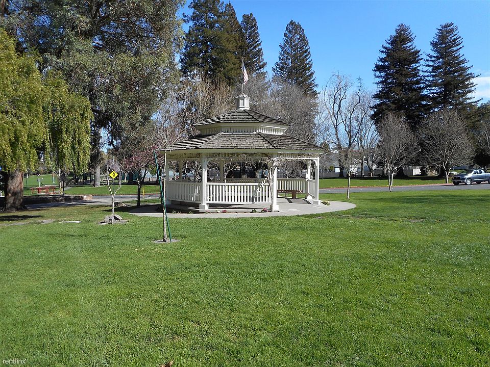 2nd image of 165 Cypress Ave