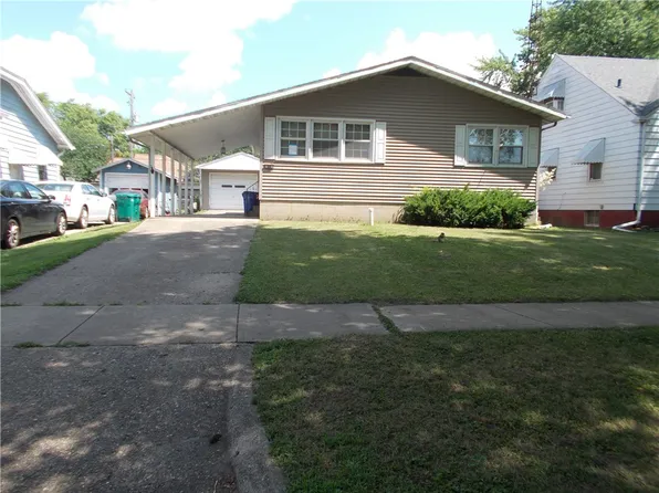 36 North Dr, Decatur, IL 62526