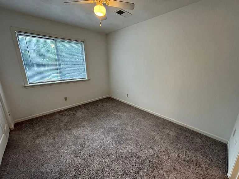401G Berryfield Ln — Photo 13